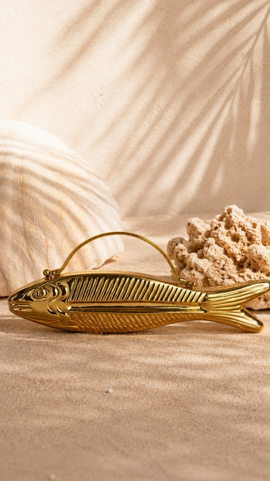 Fish clutch bag