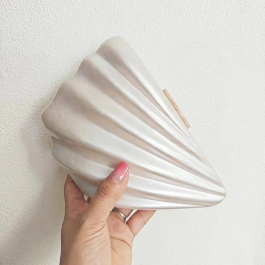 Acrylic shell bag